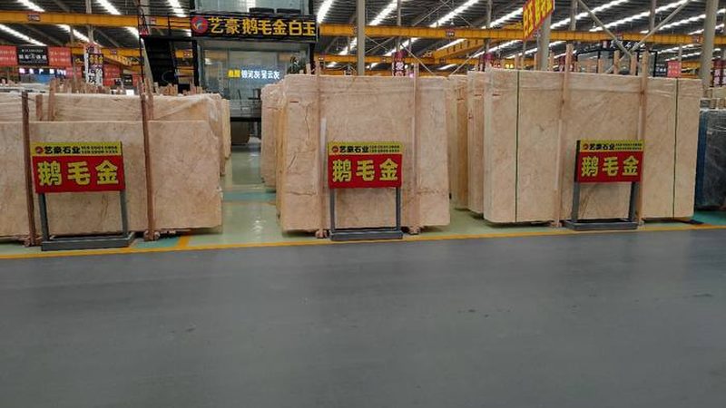透光石：揭秘其价格构成与选购要点**